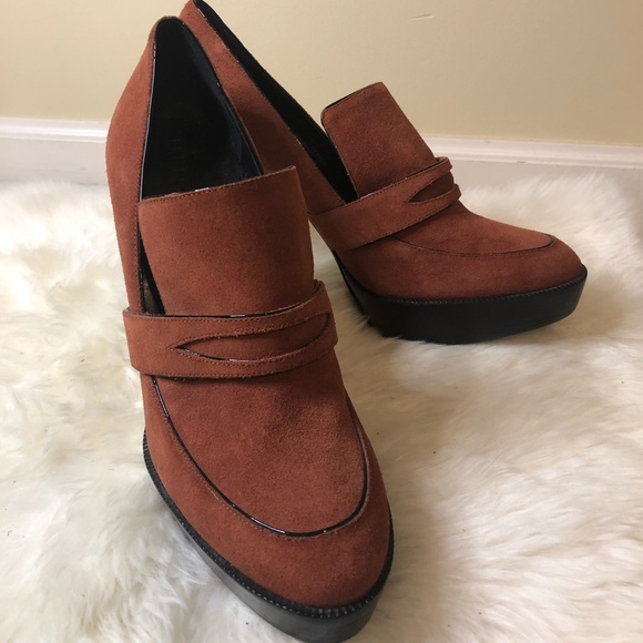 Burberry burnt orange platform loafer heels - Picture 2 of 5